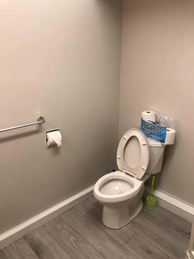 Cozy Guest Close To Downtown Sights & Subway Station Séjour chez l'habitant *